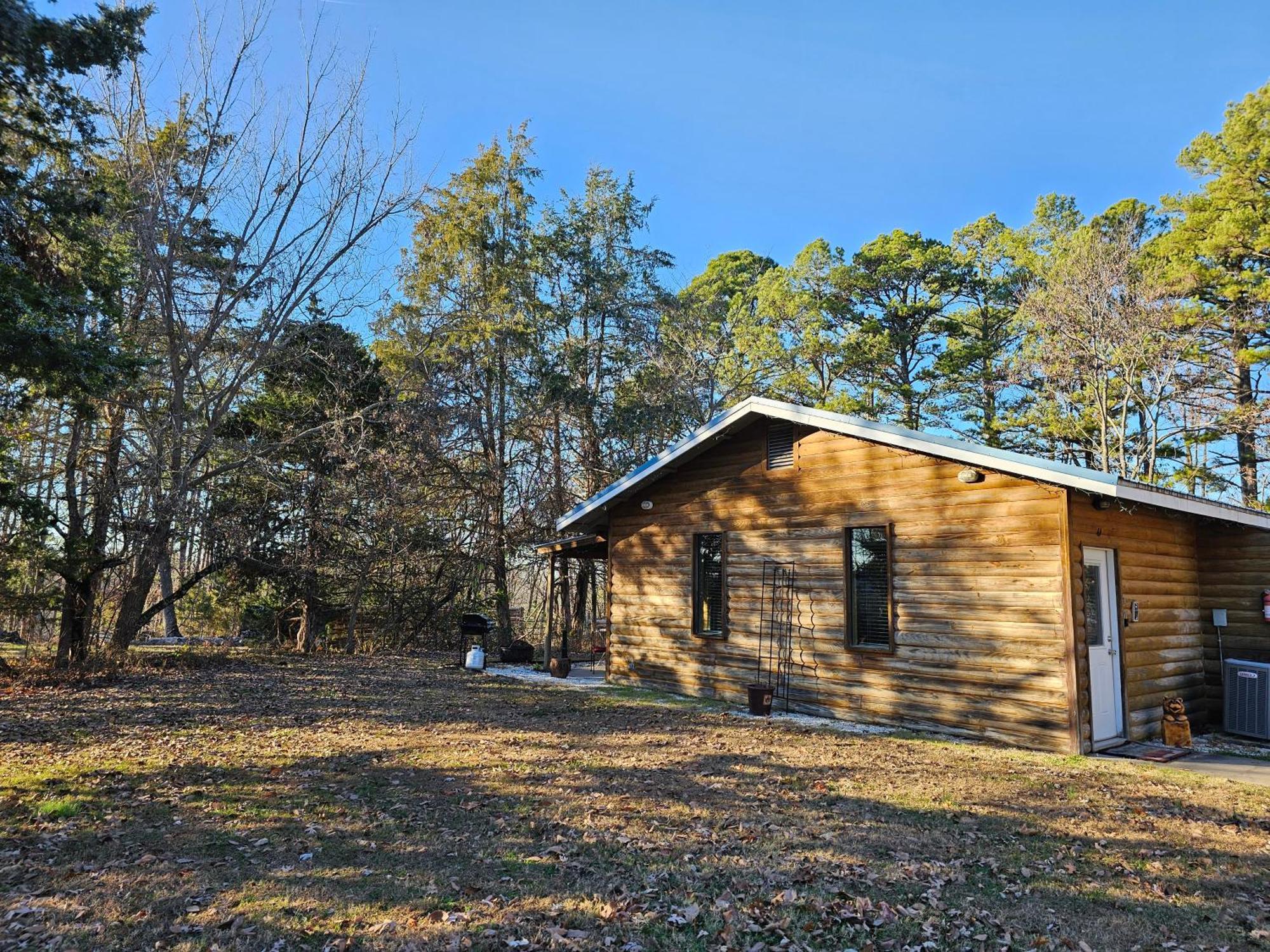 2 Min To Beaver Lakeking Bedfirepitjetted Tub * Eureka Springs